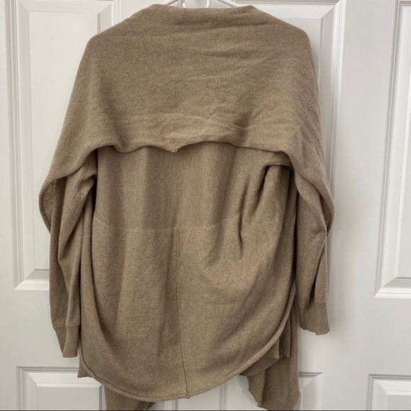 DKNY Cardigan Sweater S-Small 💯 Cashmere Tan Draped Open Front - Picture 3 of 4